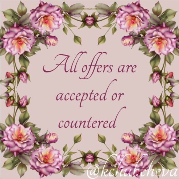 Minimalist Gold Hoop Earrings - Picture 11 of 11